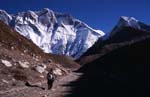 21_En montant au camp de base, la face sud du Lhotse