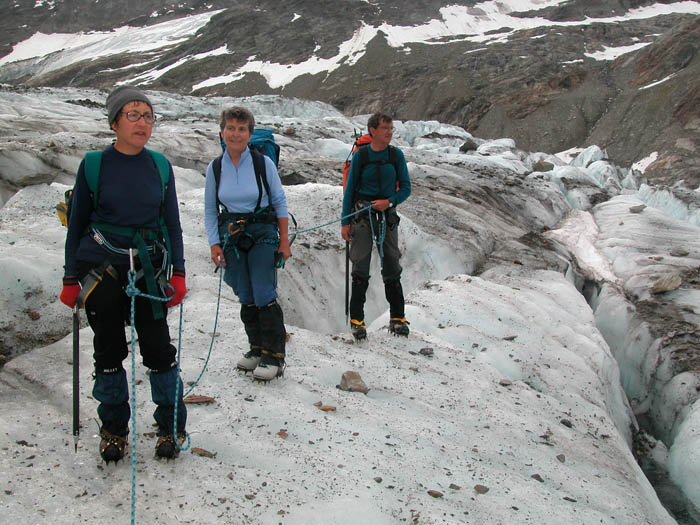 012 Descente sur le glacier de Trelatete