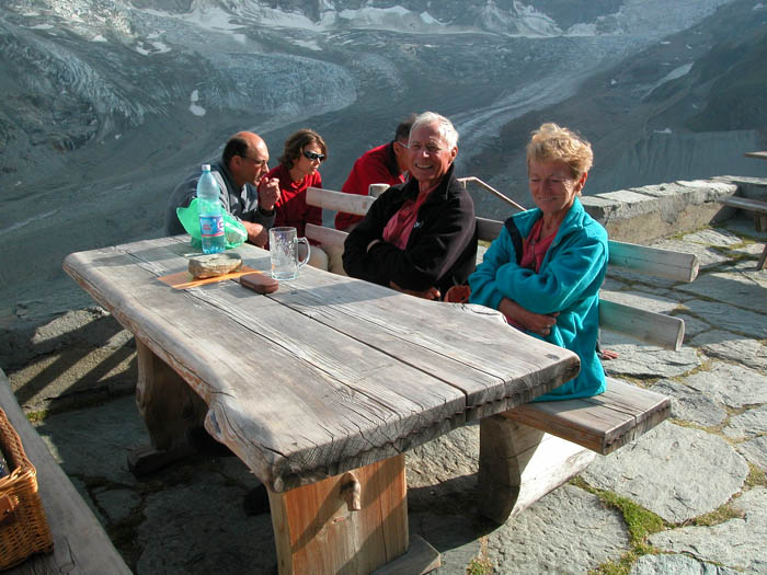 013 Sur la terasse De Shoenbiel Hutte