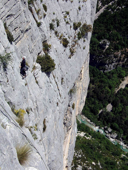 004 Beau rocher et gaz a tous les etages